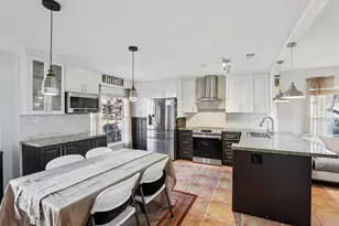 972 Azure Ln, Weston, FL 33326 - Photo 4