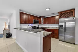 348 NW 40th Ct, Oakland Park, FL 33309 - Photo 14