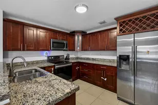 348 NW 40th Ct, Oakland Park, FL 33309 - Photo 8