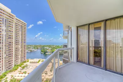 20185 E Country Club Drive #1709, Miami, FL 33180 - Photo 2