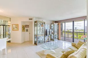 20185 E Country Club Dr, Miami, FL 33180 - Photo 10