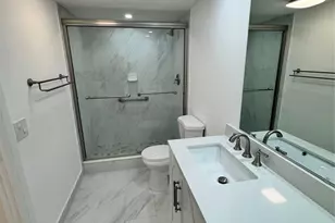 3980 Oaks Clubhouse Dr, Pompano Beach, FL 33069 - Photo 10