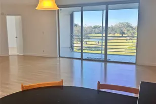3980 Oaks Clubhouse Dr, Pompano Beach, FL 33069 - Photo 2