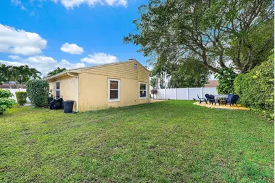 8443 Garden Gate Place, Boca Raton, FL 33433 - Photo 24