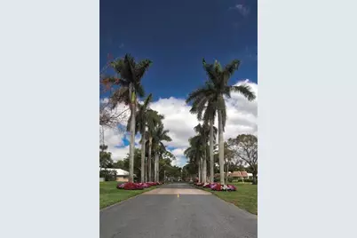 3800 Oaks Clubhouse Drive #201, Pompano Beach, FL 33069 - Photo 2