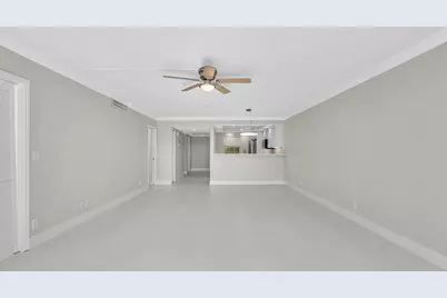 3800 Oaks Clubhouse Drive #201, Pompano Beach, FL 33069 - Photo 10