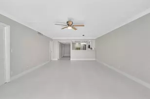 3800 Oaks Clubhouse Dr, Pompano Beach, FL 33069 - Photo 10