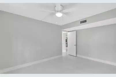 3800 Oaks Clubhouse Drive #201, Pompano Beach, FL 33069 - Photo 14