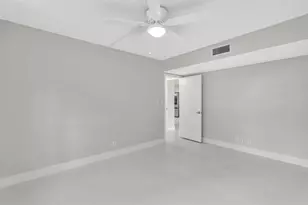 3800 Oaks Clubhouse Dr, Pompano Beach, FL 33069 - Photo 14