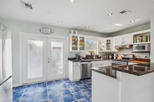 2216 NW 2nd Ave, Wilton Manors, FL 33311 - Photo 2