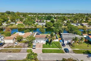 401 NW 39th St, Deerfield Beach, FL 33064 - Photo 4