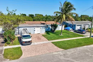 401 NW 39th St, Deerfield Beach, FL 33064 - Photo 2