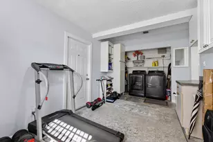 401 NW 39th St, Deerfield Beach, FL 33064 - Photo 18