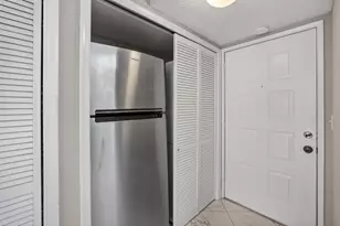 2230 N Cypress Bend Dr, Pompano Beach, FL 33069 - Photo 16