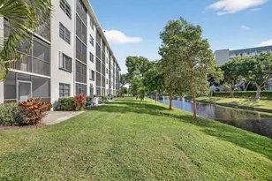 2230 N Cypress Bend Dr, Pompano Beach, FL 33069 - Photo 38