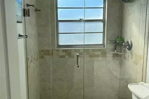 301 Oakridge Q, Deerfield Beach, FL 33442 - Photo 10