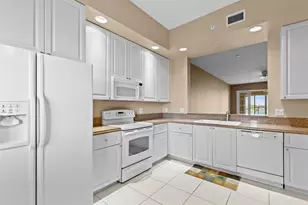 20 Harbour Isle Dr Unit, Hutchinson Island, FL 34949 - Photo 8