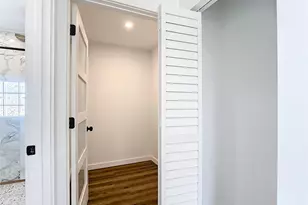 2565 Englewood Rd, Venice, FL 34293 - Photo 10