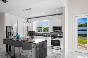 1371 Cumberland Rd, Venice, FL 34293 - Photo 8