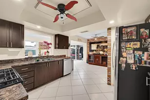 9661 NW 24th Pl, Sunrise, FL 33322 - Photo 12