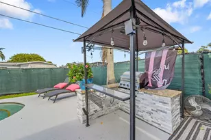 9661 NW 24th Pl, Sunrise, FL 33322 - Photo 32