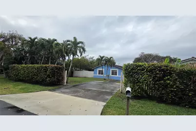 1649 SW 28th Terrace, Fort Lauderdale, FL 33312 - Photo 2