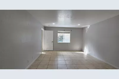 1649 SW 28th Terrace, Fort Lauderdale, FL 33312 - Photo 12