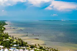 4646 NE Dudley Cir, Jensen Beach, FL 34957 - Photo 6