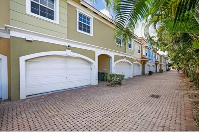 3024 NE 5th Terrace #10, Wilton Manors, FL 33334 - Photo 2
