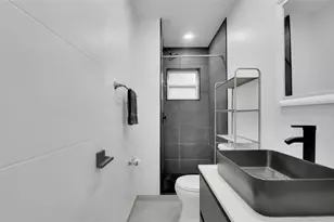 [Address not provided], Fort Lauderdale, FL 33304 - Photo 18