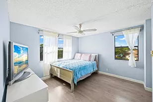 10466 Sunrise Lakes Blvd, Sunrise, FL 33322 - Photo 20