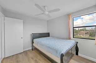 10466 Sunrise Lakes Blvd, Sunrise, FL 33322 - Photo 12