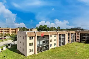 10466 Sunrise Lakes Blvd, Sunrise, FL 33322 - Photo 30