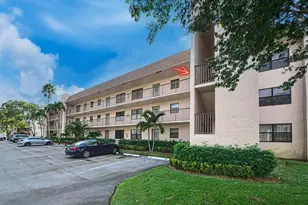 10466 Sunrise Lakes Blvd, Sunrise, FL 33322 - Photo 40