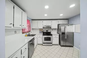 10466 Sunrise Lakes Blvd, Sunrise, FL 33322 - Photo 32