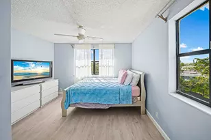 10466 Sunrise Lakes Blvd, Sunrise, FL 33322 - Photo 26
