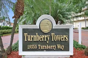 19355 Turnberry Way, Miami, FL 33180 - Photo 32