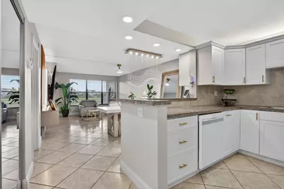 2314 S Cypress Bend Drive #114, Pompano Beach, FL 33069 - Photo 4