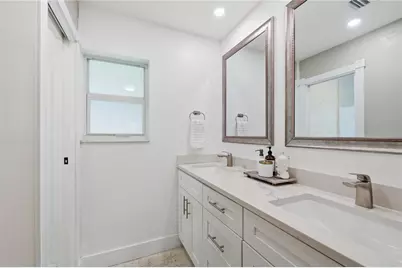 8340 SW 27th Place, Davie, FL 33328 - Photo 12