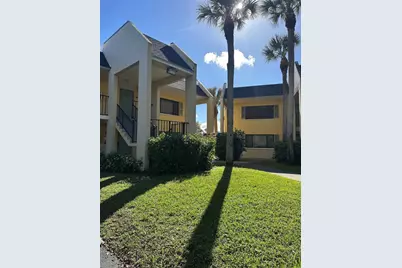 720 Meadows Circle #720, Boynton Beach, FL 33436 - Photo 2