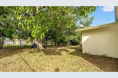 2711 NW 24th Court, Fort Lauderdale, FL 33311 - Photo 10