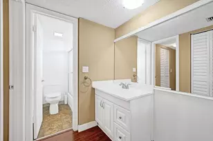 9235 Lagoon Pl, Davie, FL 33324 - Photo 20