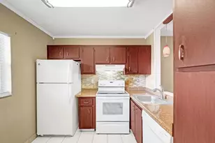 9235 Lagoon Pl, Davie, FL 33324 - Photo 4