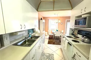 1076 Newport Q Unit, Deerfield Beach, FL 33442 - Photo 10