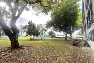 1076 Newport Q Unit, Deerfield Beach, FL 33442 - Photo 22