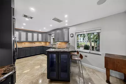 629 Kensington Place, Wilton Manors, FL 33305 - Photo 12