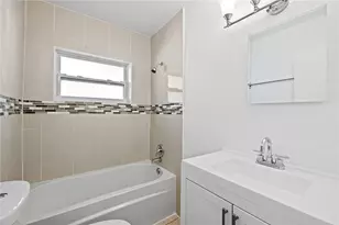 581 NW 17th Pl, Fort Lauderdale, FL 33311 - Photo 8