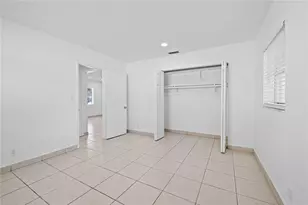 581 NW 17th Pl, Fort Lauderdale, FL 33311 - Photo 10
