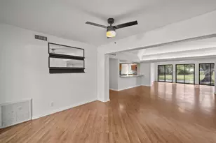 6104 White Oak Ln, Tamarac, FL 33319 - Photo 8