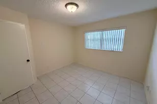 1000 NE 14th Ave, Hallandale Beach, FL 33009 - Photo 8